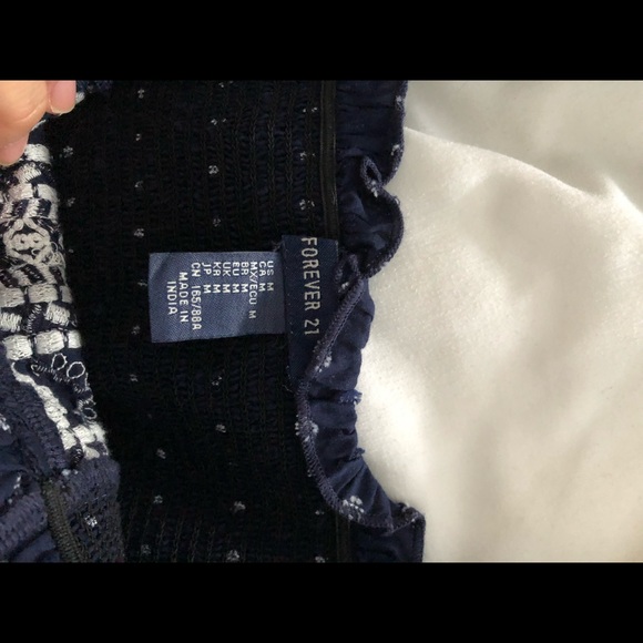 Crop tops bundle - forever 21 and garage - Picture 5 of 16